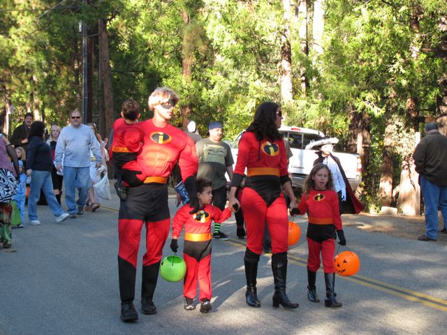 Idyllwild Hallowe'en Parade 2010
