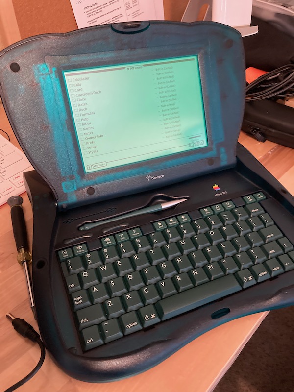 Yup, it's an Apple Newton eMate 300. From your childhood.